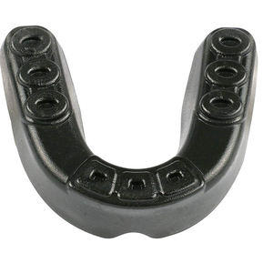 Protège-dents personnalisé de haute qualité pour adultes, en caoutchouc léger et écologique, idéal pour les activités promotionnelles - Product Image 3
