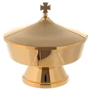 Ciborio de Latón con Acabado Dorado de Lujo, Porta Hostias para Servicio en el Altar - Product Image 5