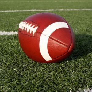 Ballon de football américain personnalisable avec logo, équipement d'entraînement durable pour les académies sportives, l'entraînement universitaire et l'utilisation en extérieur - Product Image 3