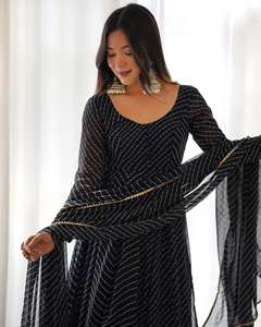 Anarkali de luxe en georgette de 4 mètres avec dupatta en dentelle triangulaire - Product Image 3