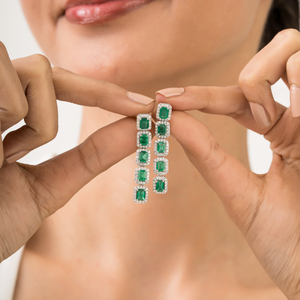 Nueva colección artesanal de pendientes colgantes con halo de esmeraldas naturales y diamantes para boda, joyería de oro blanco sólido de 14 quilates. - Product Image 2