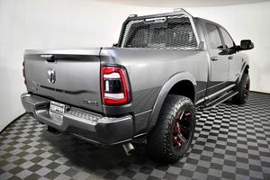 RA-AM 35-00 La-ra-mie Crew Cab 4WD 2022 Usada en Buen Estado - Product Image 3