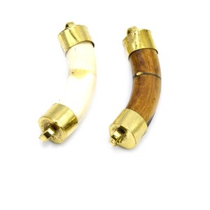 Colgante de Hueso de Buey Tallado a Mano en Forma de Media Luna: Doble Enganche Dorado, Joyería de Hueso Curvado, Hueso Tallado, Fabricante de Joyería de Hueso Natural - Product Image 3
