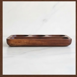 Plateau de service carré en bois d'acacia avec compartiments pour noix et biscuits, design nordique, fait main, gravé, écologique, durable, cadeaux - Product Image 2