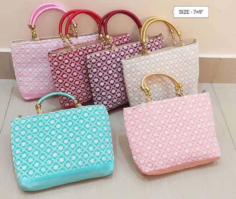 Identique à l'image