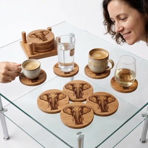 Juego de Posavasos Cuadrados de Madera con Diseño de Elefante, Hechos a Mano, Antideslizantes, Acabado Natural, 10 cm de Diámetro - Product Image 5