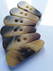 Botones de Cuerno de Búfalo Pulidos, Ecológicos, Estilo Animal, Color Natural Mixto, Artesanales, de Alta Calidad, con Logotipo Personalizado - Product Image 5