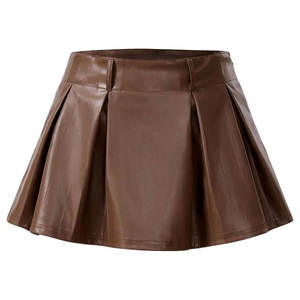 Jupe courte plissée évasée en similicuir marron pour femme avec short intégré – Jupes en cuir pour femme - Product Image 1