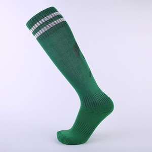 Chaussettes de football montantes premium, respirantes, en Spandex et Polyester, pour adulte, coupe régulière, hiver, écologiques, séchage rapide, chaussettes de sport - Product Image 1
