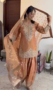 Conjunto de Traje de Seda NC Moss para Mujer al por Mayor con Palazzo Farshi Bordado y Lentejuelas, Ropa Étnica de Diseñador - Product Image 3