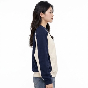 Sweat-shirt élégant pour femme, coupe décontractée, texture douce, coutures résistantes et bords côtelés, idéal pour les sorties décontractées en plein air. - Product Image 3