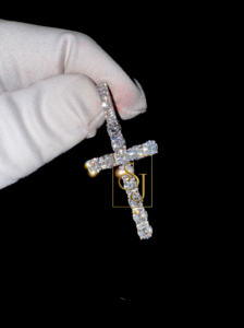 สร้อยคอไม้กางเขนสีขาวทอง14K สุดหรูจากร้าน iced OUT จี้เพชรที่ปลูกในห้องทดลอง VVS ของขวัญทางศาสนาสำหรับเขา - Product Image 5