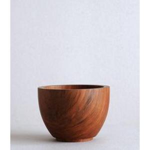 Bol de service rond classique en bois écologique, artisanal, pour les dîners en famille au quotidien, la préparation de salades et une présentation élégante des aliments - Product Image 2