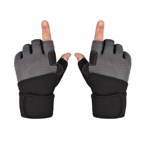 Gants de sport en polyester demi-doigts de haute qualité et très demandés avec support de poignet pour hommes et femmes, fabriqués au Pakistan, pour l'entraînement et le fitness - Product Image 4