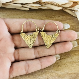 Pendientes Triangulares Boho de Moda, Joyería Tribal de Latón para Mujer, Acabado de Latón Antiguo, Patrón Geométrico para Venta al por Mayor/OEM/ODM - Product Image 4