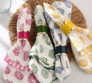 Anneau de serviette en résine au design marbre de luxe avec bordure dorée pour la décoration de table de réception de mariage et de banquet d'hôtel - Product Image 5