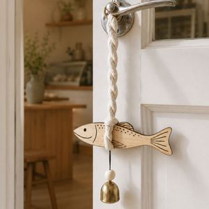 Decoración de Pared de Madera con Forma de Pez, Ecológica y Costera, Adorno Colgante de Madera Natural con Campana - Product Image 1