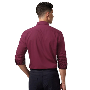เสื้อเชิ้ตแขนยาวสีแดงเบอร์กันดีสำหรับผู้ชาย ปกคอปก ผ้าฝ้ายกันยับ สไตล์สมาร์ทแคชชวล สำหรับฤดูใบไม้ผลิ - Product Image 1