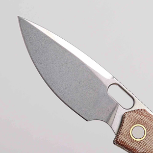 Navajas Plegables con Hoja de Acero Stonewashed Tipo Drop Point, Empuñadura Texturizada Marrón, Orificio para el Pulgar, Cierre de Botón para Uso en Exteriores - Product Image 2