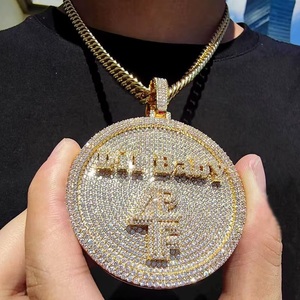 Médaille Couronne Iced Out Jeune en Argent Sterling 925 Micro-Pavé Moissanite, Bijoux Hip Hop - Product Image 1