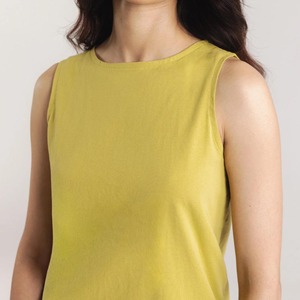Débardeurs de yoga et de sport pour femmes personnalisés, tissu tissé respirant, logo et designs personnalisables - Product Image 1