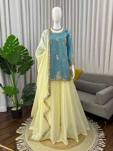 ชุดสัลวาร์ คามีซปักลายสีน้ำเงินแบบดั้งเดิมของอินเดียและปากีสถานสำหรับผู้หญิง พร้อมผ้าคลุมไหล่ สำหรับงานแต่งงาน งานปาร์ตี้ และงานเทศกาล - Product Image 2