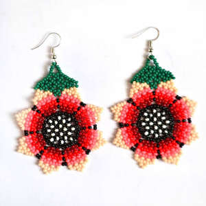 Pendientes de cuentas de vidrio exclusivos para una línea de joyería artesanal premium que ofrece un diseño distintivo y una belleza duradera. - Product Image 2