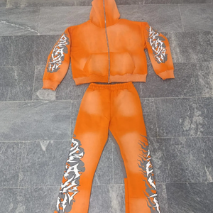 Sweat à capuche personnalisé avec impression en relief et broderie 320 GSM |   Fabricant OEM de Marques Privées Pakistan |   Fleece streetwear surdimensionné |    Quantité minimale de commande faible - Product Image 5