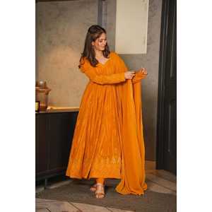 ENSEMBLE DE COSTUME EN GEORGETTE BRODÉ MOUTARDE - Product Image 1