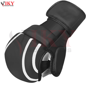 Guantes de Artes Marciales Mixtas (MMA) de Piel Sintética Blanca/Negra con Palma Abierta, Ajustables con Gancho, de Buena Calidad y Marca Privada - Product Image 4