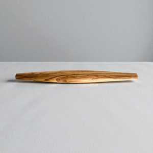 Rouleau à pâtisserie traditionnel en bois pour la préparation de pain plat fait maison - Product Image 1