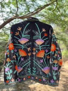 Chaqueta corta de invierno para mujer, de terciopelo, bordada a mano |   Abrigo Informal de Diseñador sin Cierre - Product Image 6