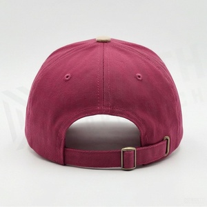 Gorra de Béisbol Rosa de 6 Paneles con Logotipo Geométrico Bordado en el Panel Frontal, Unisex, Ajustada, Informal - Product Image 2