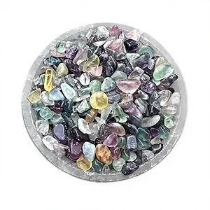 Venta al por mayor de chips de fluorita grabados de 3-5 mm, chips de ágata triturada hechos a mano. Compre piedras curativas en Amayra Crystals Exports India. - Product Image 1