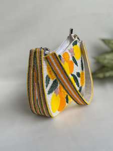 Sac à main en coton brodé à la main avec motif floral et poignée rayée - Product Image 1