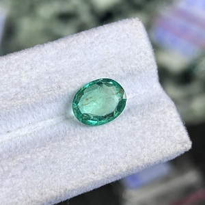 Émeraude naturelle zambienne de qualité supérieure 2,50 CTS AAA vert vif pour la fabrication de bijoux, pierre précieuse faite à la main, produit en vrac personnalisé - Product Image 4