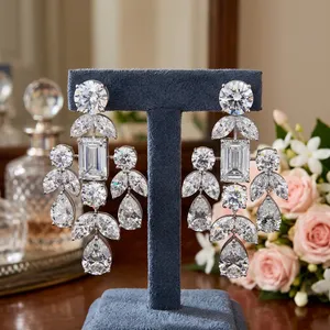 Pendientes de Oro Blanco 100% Puro con Diamantes Cultivados en Laboratorio, Diseño de Cascada, Chapados en Rodio, Regalo de Compromiso, Clásicos para Bodas y Fiestas - Product Image 1
