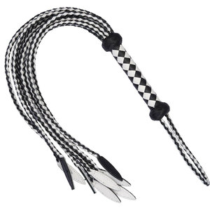 Flogger en cuir de style classique, bandes en cuir souples, poignée durable pour un contrôle facile, Flogger en cuir pour usage quotidien - Product Image 1