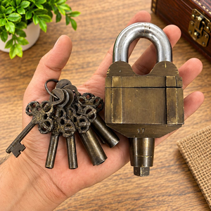 Cadenas en métal vintage avec clés décoratives, style antique, serrure robuste pour porte, portail, coffre, armoire, décoration rustique pour la maison, vente en gros - Product Image 3