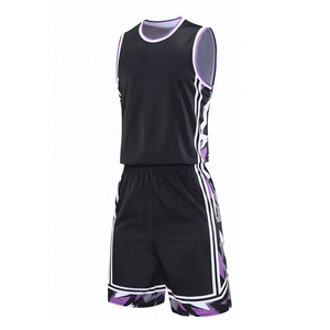 Conjunto de camiseta y pantalones cortos de baloncesto personalizados para hombre, color negro, morado, estampado geométrico, ropa deportiva que absorbe la humedad, para todas las estaciones - Product Image 1