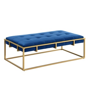 Banc en métal au design fantastique avec assise en mousse et tissu, couleur or et bleu, pour salon, à prix bas. - Product Image 1