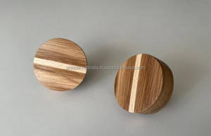 Tiradores de resina de madera hechos a mano con mango de muebles modernos únicos con diseño floral intrincado perfecto para armarios y muebles - Product Image 3