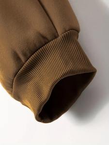 Pantalones de lino ligeros para hombre que ofrecen transpirabilidad, un ajuste relajado y una textura suave, perfectos para el verano y las vacaciones. - Product Image 4