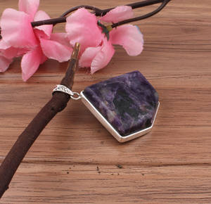 Pendentif en charoïte russe naturelle, plaqué platine, serti en argent sterling, style vintage, simple, enveloppé, pierre précieuse violette, collier - Product Image 3