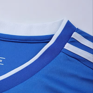 Tenues de football en gros pour garçons et filles, vêtements de sport d'été, design et logo personnalisés 2026 Unifoam - Product Image 2