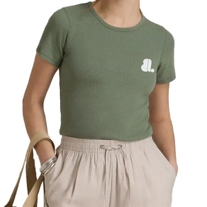 T-shirt décontracté pour femme en coton biologique 100% tricoté, vert olive, col rond, manches courtes, avec logo, respirant et écologique - Product Image 1