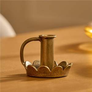 Supports de bougies en métal doré à 3 niveaux pour centres de table de mariage, idéaux pour la décoration de fêtes romantiques et les hôtels - Product Image 3