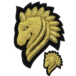 2026 Vente en gros de badges brodés de luxe écologiques personnalisés en fil de métal, faits à la main, grand design, fabriqués au Pakistan - Product Image 2