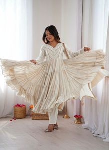 ชุดเดรสผ้าไหมกรุบกรอบออกแบบโดยดีไซเนอร์งานปักและจับคู่ Dupatta เย็บอย่างเต็มที่พร้อมใส่ไปงานปาร์ตี้ - Product Image 4