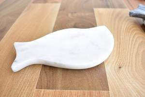 Handcrafted White Marble Leaf-Shaped Serving Tray Decorative Marble Platter for Home <b>Kitchen</b> - Product Image 3